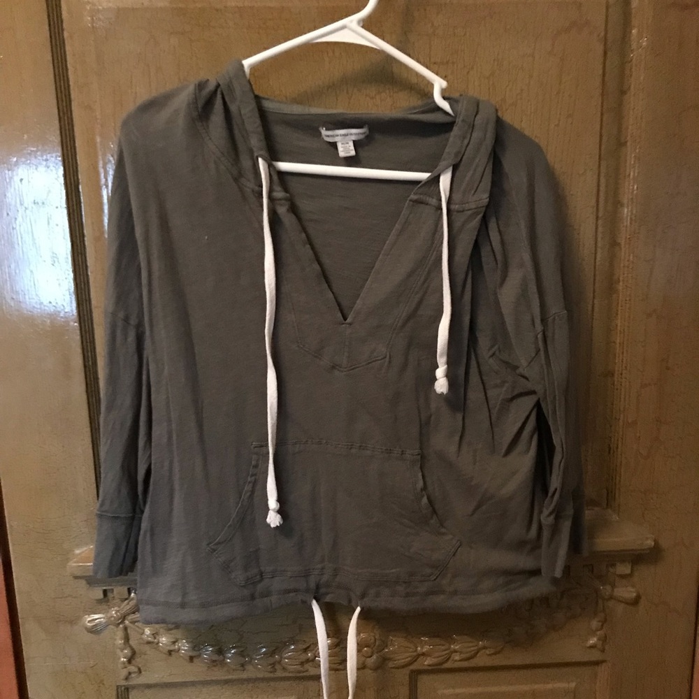 American Eagle pullover